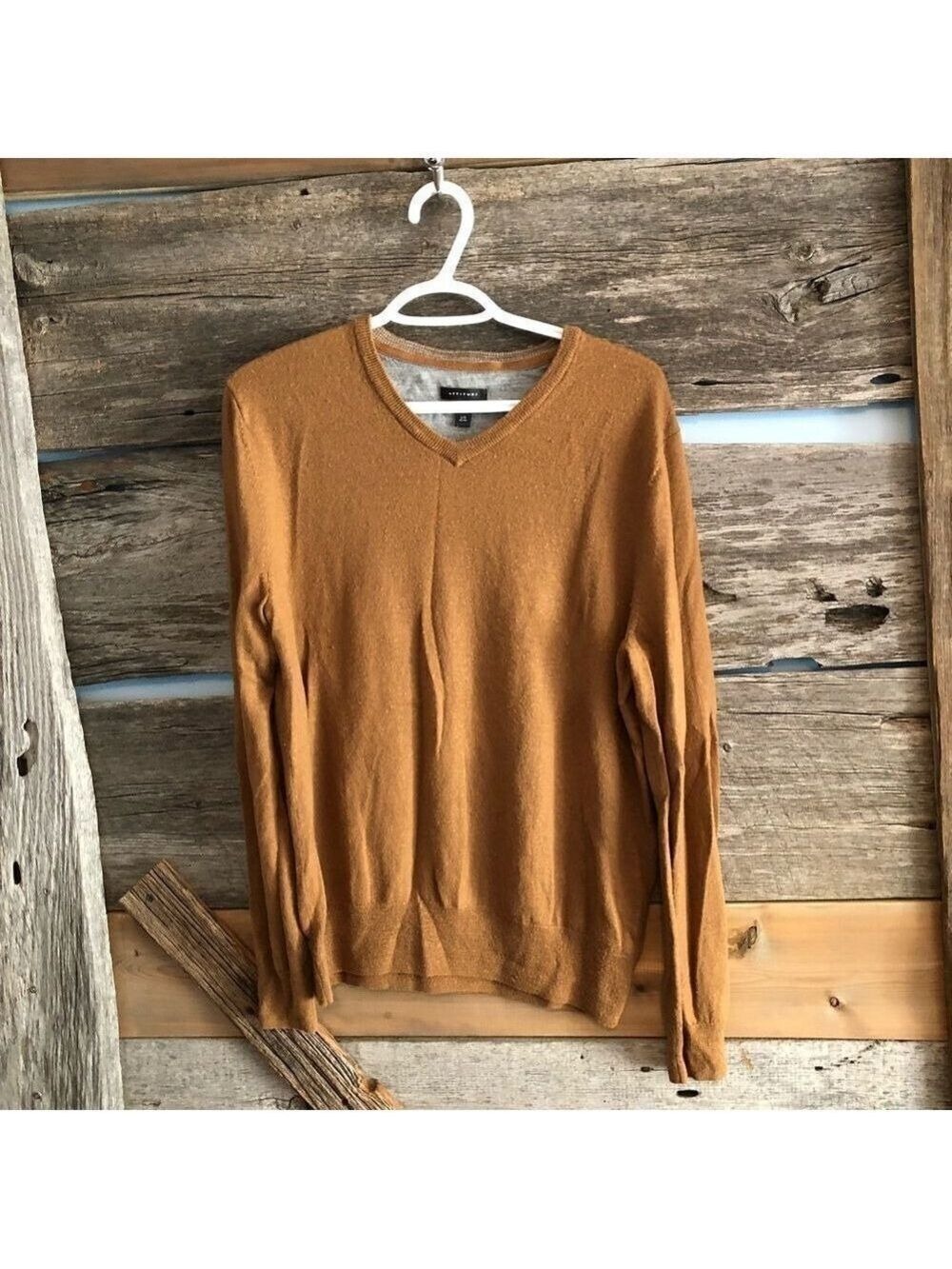 ATTITUDE merino wool v-neck sweater size Large
